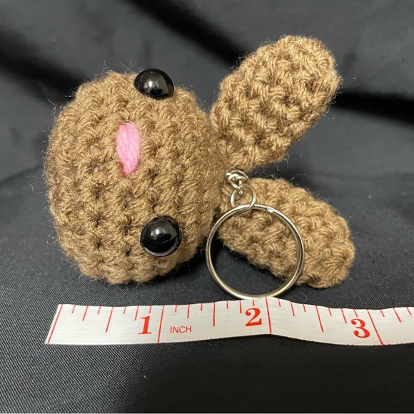 CROCHET MINI MOCHIBUN KEYCHAIN- CAFE LATTE - Picture 3 of 4